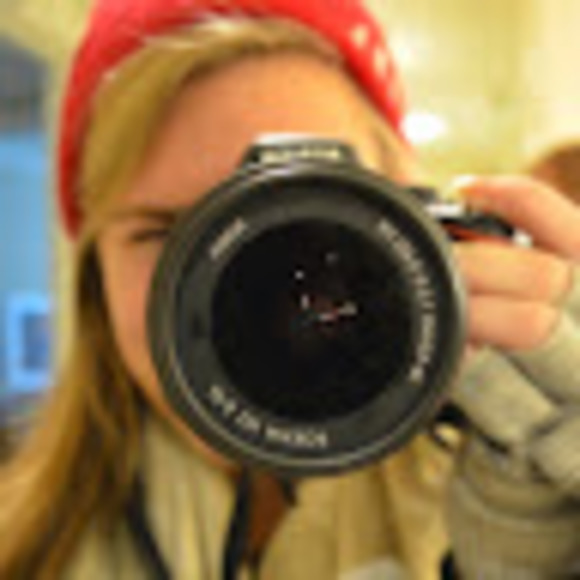 Meet your Posher, Kenzie - Picture 1 of 1